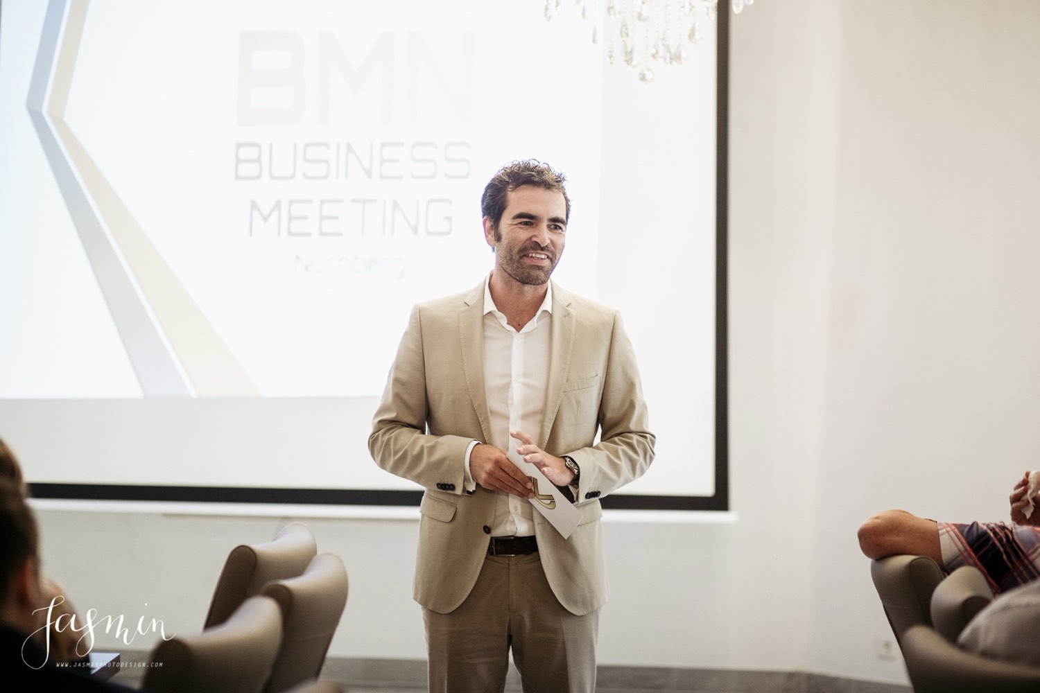 Präsentation bei einem Business-Meeting im Schloss